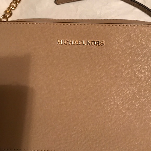 Michael Kors Leather shoulder bag - Picture 2 of 6